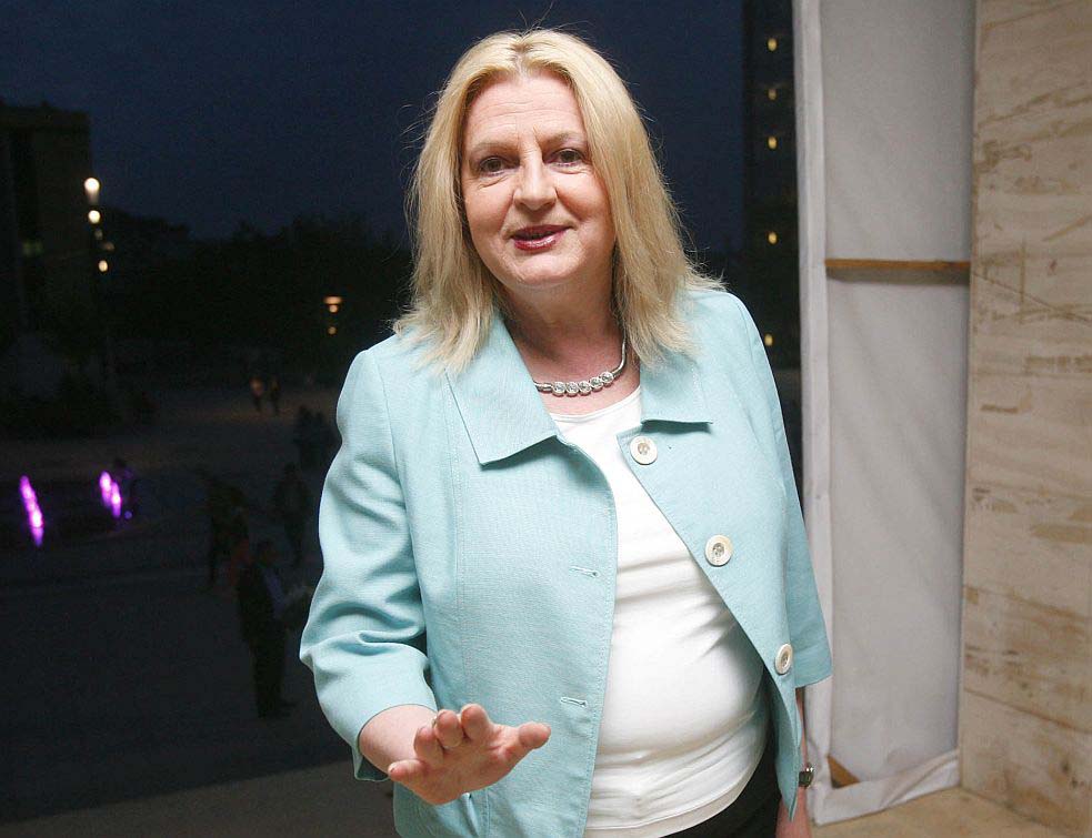 НЕЋЕ НАМ БИТИ ПРВО: Едита Тахири сумња у озбиљност ВУЧИЋЕВОГ ДИЈАЛОГА, и тражи ИЗВИЊЕЊЕ!?